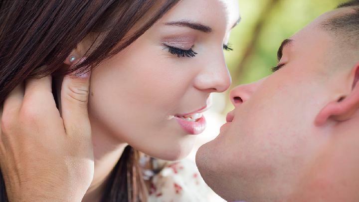 异位妊娠的诊断标准是什么？异位妊娠的常见症状